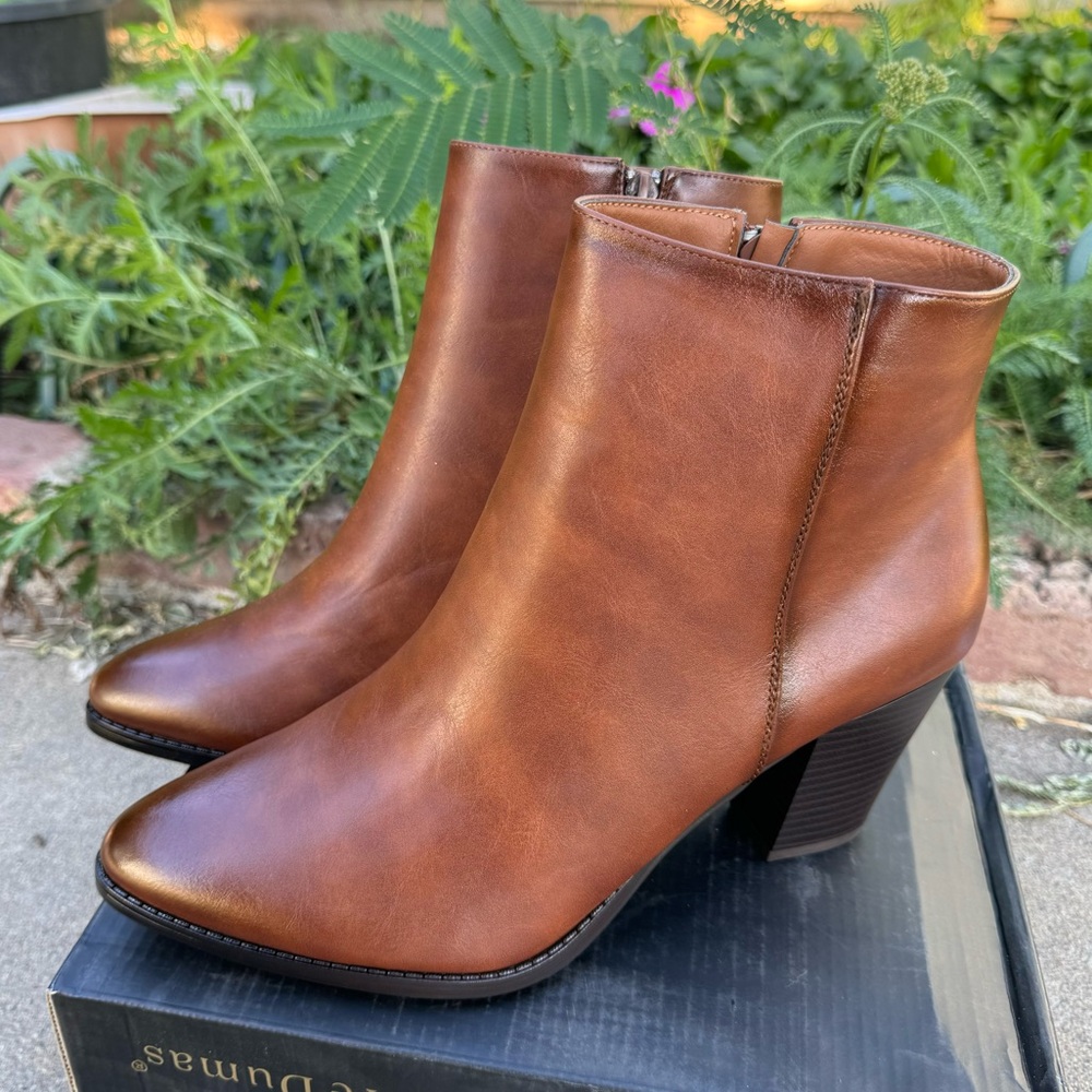 NWT Pierre Dumas Brown faux Leather Ankle Boots booties tan size 11 classic